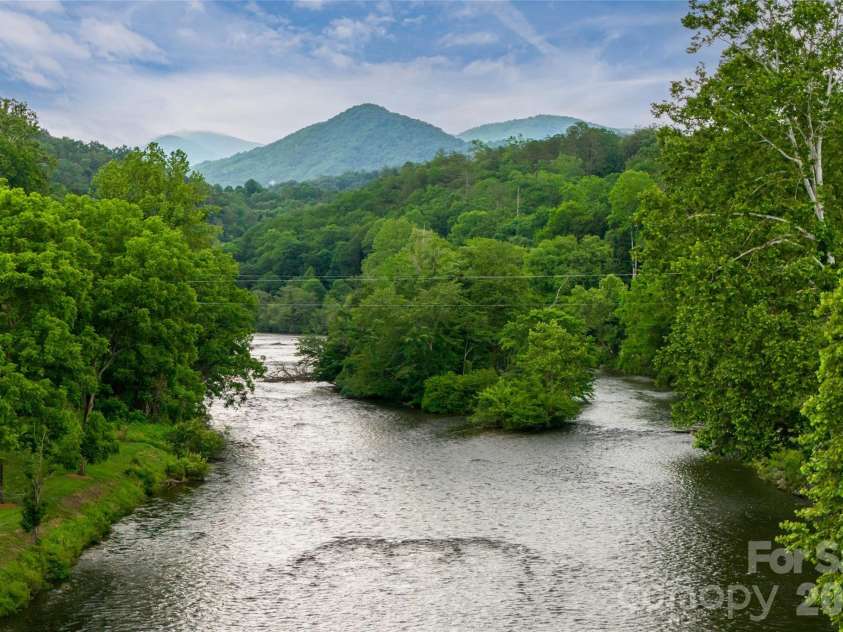 980 River Road, Sylva, NC 28779.  MLS# CAR4389652, YatesRealty ID 29663. 