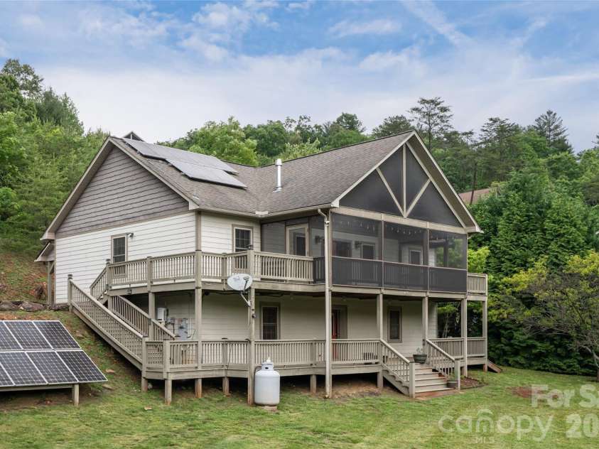 980 River Road, Sylva, NC 28779.  MLS# CAR4389652, YatesRealty ID 29663. 