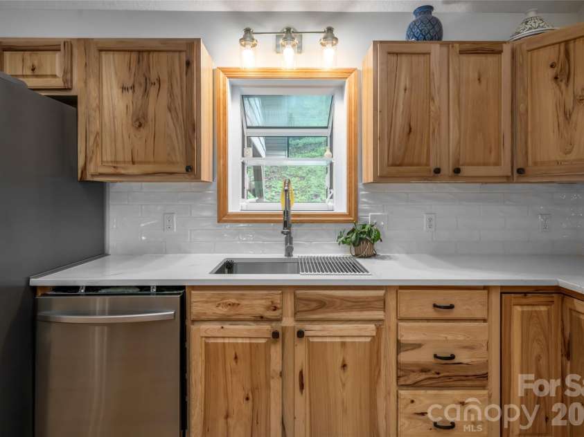 980 River Road, Sylva, NC 28779.  MLS# CAR4389652, YatesRealty ID 29663. 
