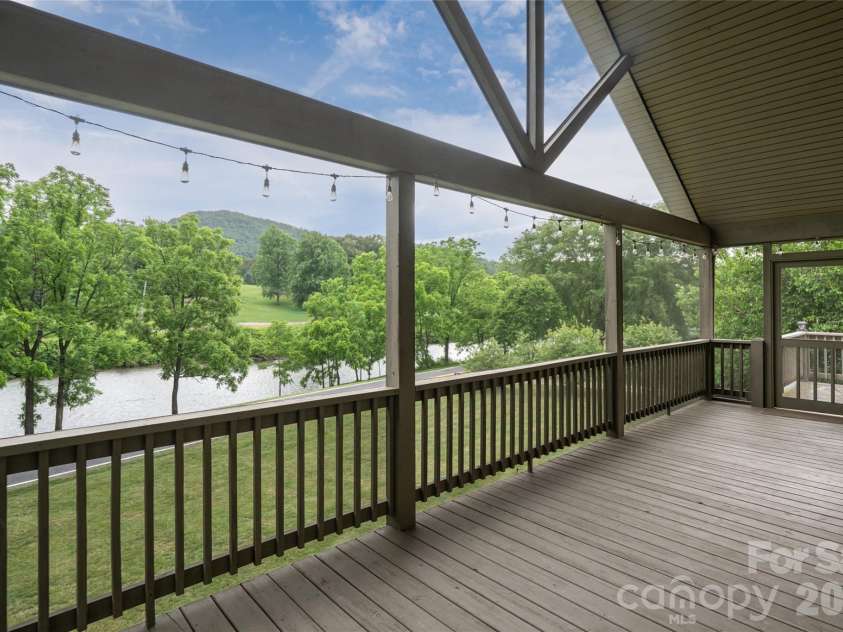 980 River Road, Sylva, NC 28779.  MLS# CAR4389652, YatesRealty ID 29663. 