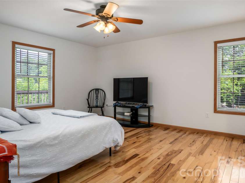 980 River Road, Sylva, NC 28779.  MLS# CAR4389652, YatesRealty ID 29663. 