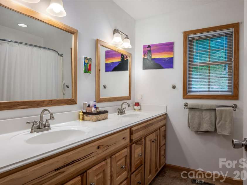 980 River Road, Sylva, NC 28779.  MLS# CAR4389652, YatesRealty ID 29663. 