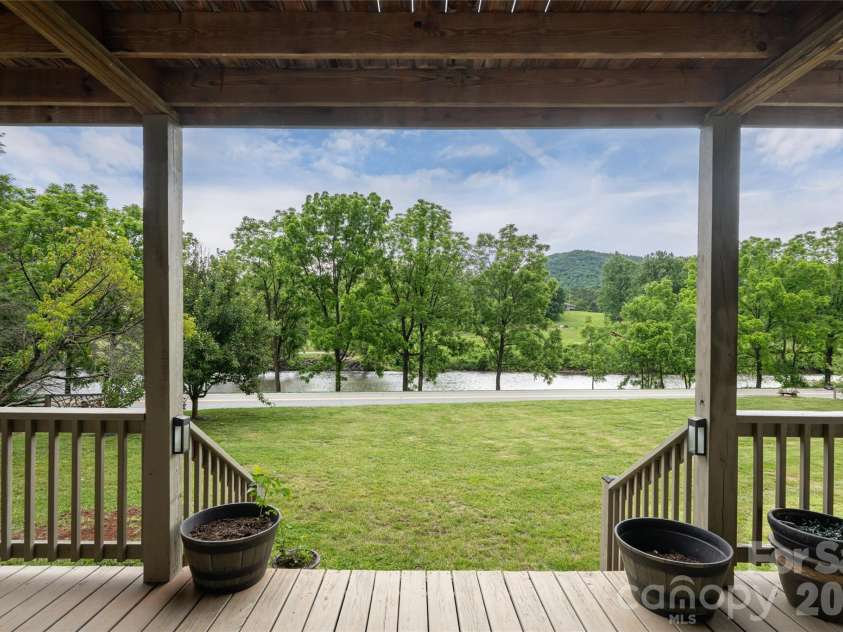 980 River Road, Sylva, NC 28779.  MLS# CAR4389652, YatesRealty ID 29663. 