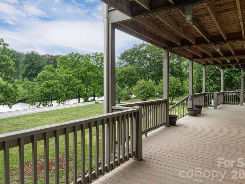 980 River Road, Sylva, NC 28779.  MLS# CAR4389652, YatesRealty ID 29663. 