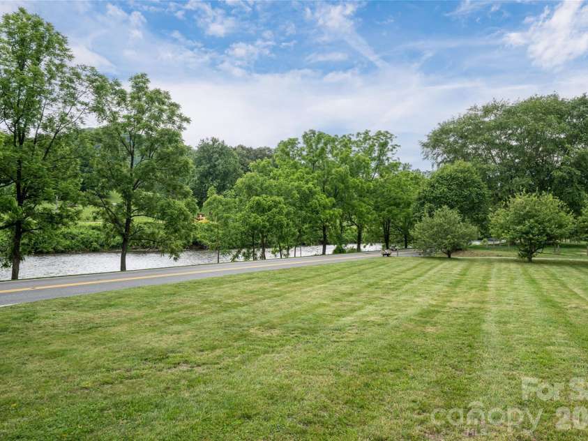 980 River Road, Sylva, NC 28779.  MLS# CAR4389652, YatesRealty ID 29663. 