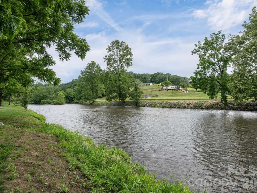 980 River Road, Sylva, NC 28779.  MLS# CAR4389652, YatesRealty ID 29663. 