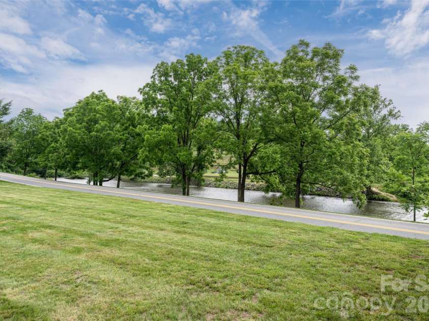 980 River Road, Sylva, NC 28779.  MLS# CAR4389652, YatesRealty ID 29663. 