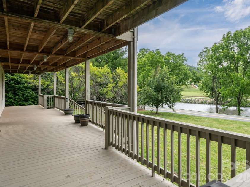 980 River Road, Sylva, NC 28779.  MLS# CAR4389652, YatesRealty ID 29663. 