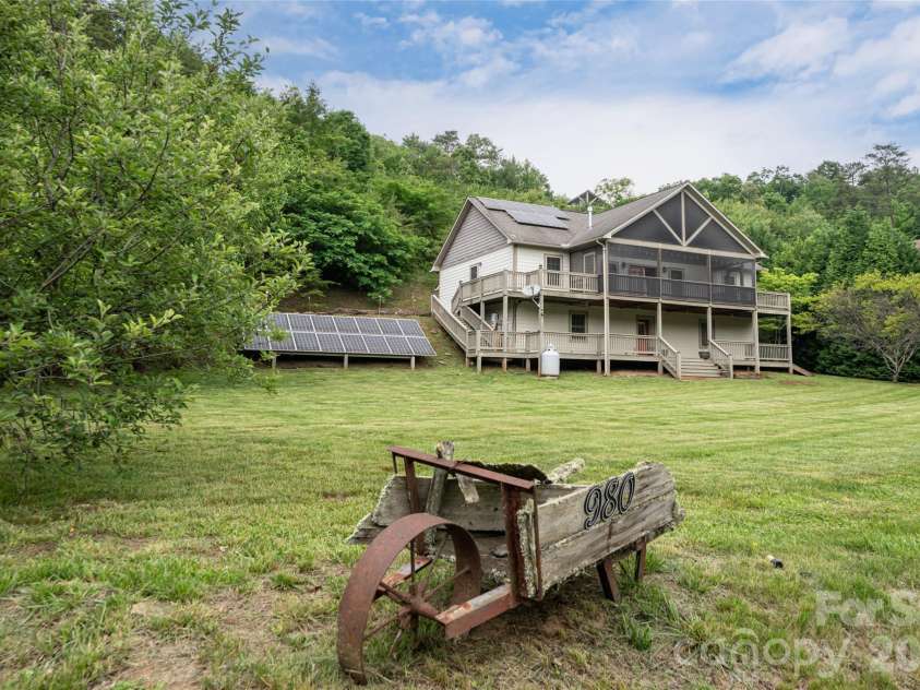 980 River Road, Sylva, NC 28779.  MLS# CAR4389652, YatesRealty ID 29663. 