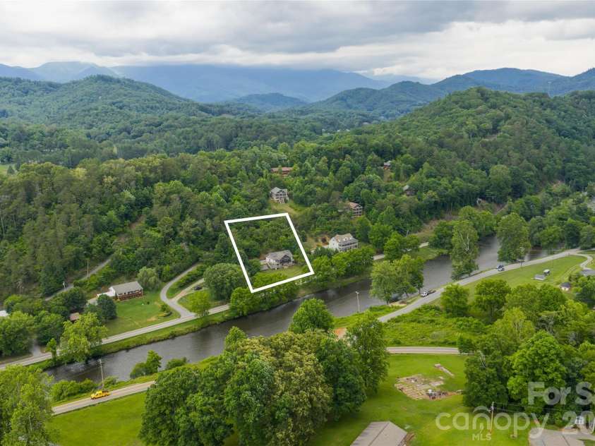 980 River Road, Sylva, NC 28779.  MLS# CAR4389652, YatesRealty ID 29663. 