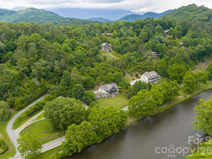 980 River Road, Sylva, NC 28779.  MLS# CAR4389652, YatesRealty ID 29663. 