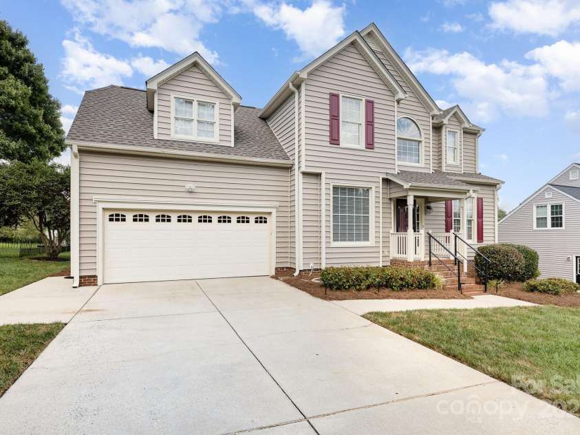 376 Kingsmill Drive, Advance, NC 27006.  MLS# CAR4281877, YatesRealty ID 29664. 