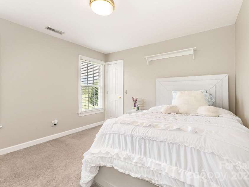 376 Kingsmill Drive, Advance, NC 27006.  MLS# CAR4281877, YatesRealty ID 29664. 