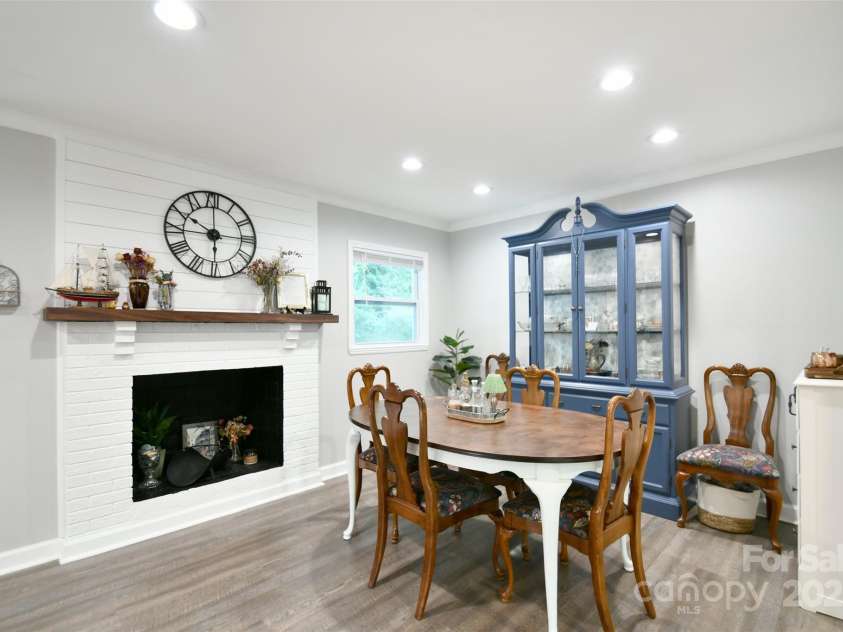 4014 Larkspur Lane, Charlotte, NC 28205.  MLS# CAR4287638, YatesRealty ID 29665. 