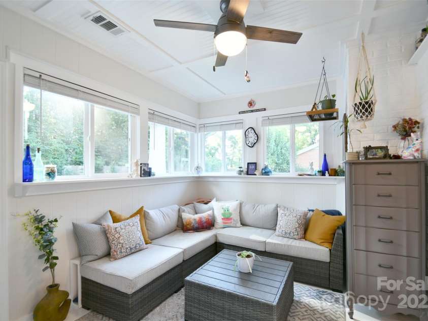 4014 Larkspur Lane, Charlotte, NC 28205.  MLS# CAR4287638, YatesRealty ID 29665. 