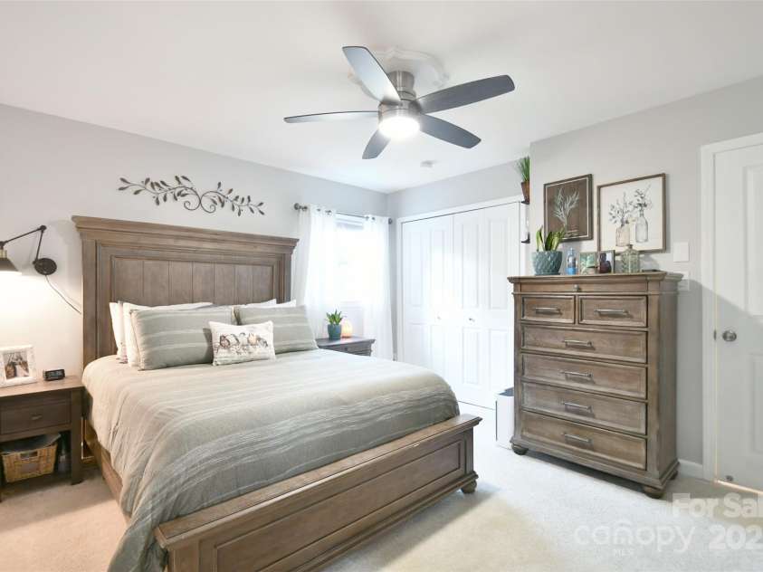 4014 Larkspur Lane, Charlotte, NC 28205.  MLS# CAR4287638, YatesRealty ID 29665. 