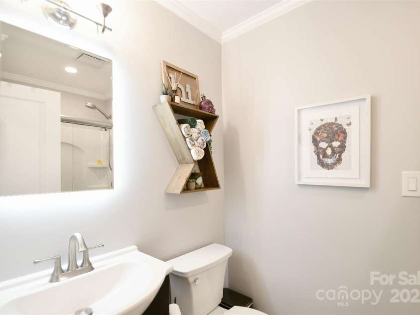4014 Larkspur Lane, Charlotte, NC 28205.  MLS# CAR4287638, YatesRealty ID 29665. 
