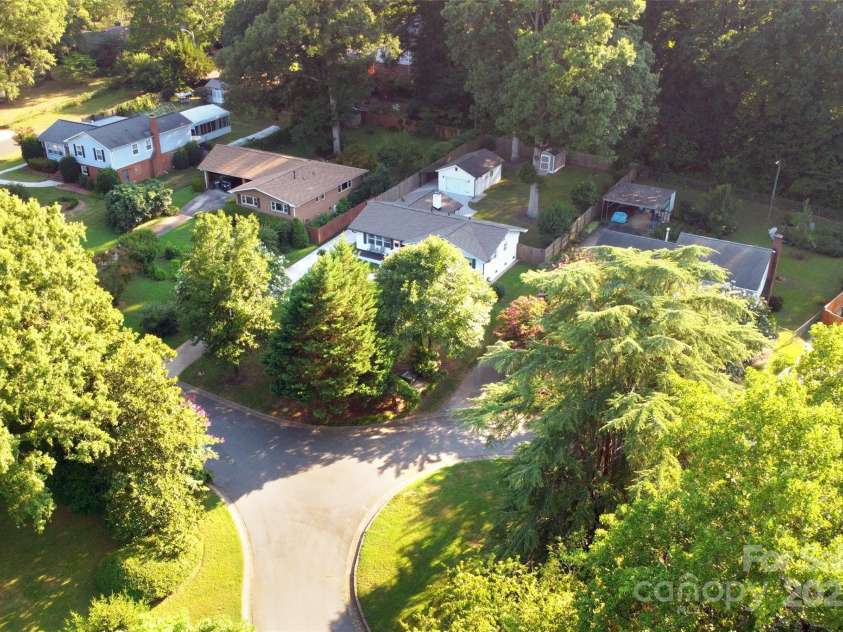 4014 Larkspur Lane, Charlotte, NC 28205.  MLS# CAR4287638, YatesRealty ID 29665. 