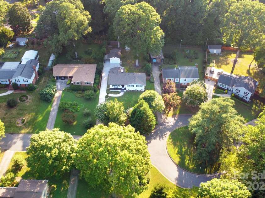 4014 Larkspur Lane, Charlotte, NC 28205.  MLS# CAR4287638, YatesRealty ID 29665. 