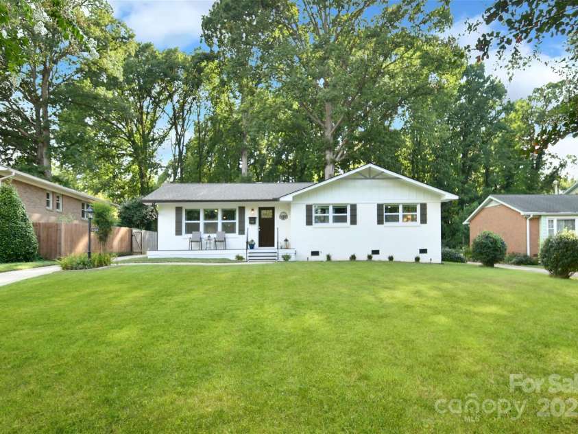 4014 Larkspur Lane, Charlotte, NC 28205.  MLS# CAR4287638, YatesRealty ID 29665. 