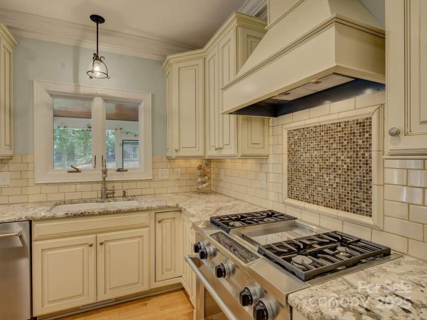 2621 Winding Oak Drive, Charlotte, NC 28270.  MLS# CAR4285798, YatesRealty ID 29666. 