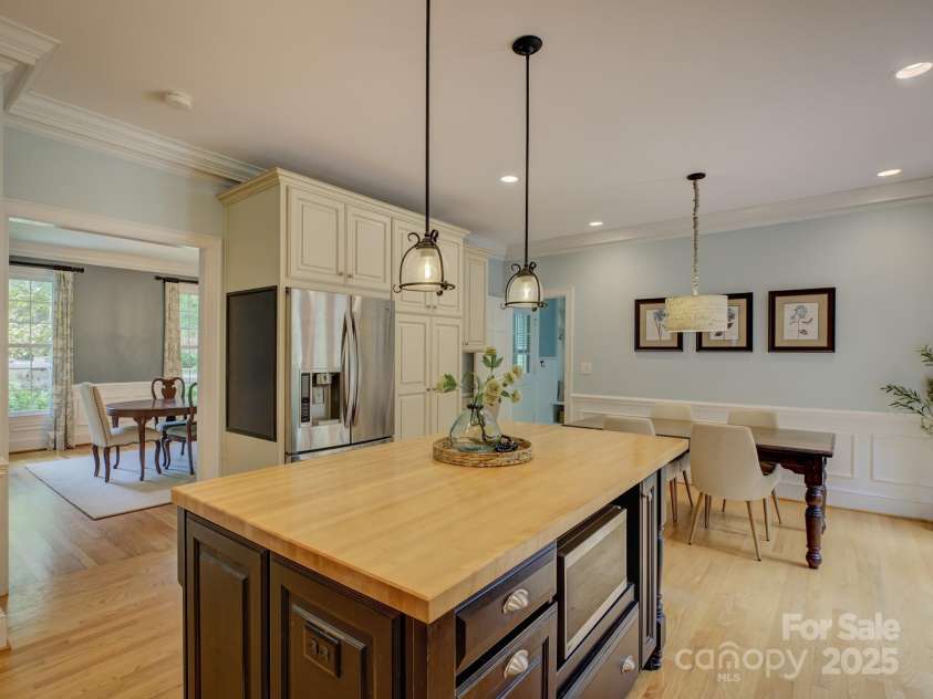 2621 Winding Oak Drive, Charlotte, NC 28270.  MLS# CAR4285798, YatesRealty ID 29666. 