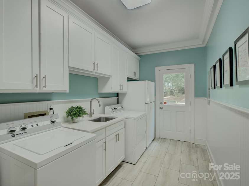 2621 Winding Oak Drive, Charlotte, NC 28270.  MLS# CAR4285798, YatesRealty ID 29666. 