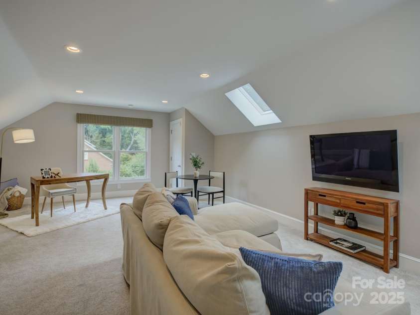 2621 Winding Oak Drive, Charlotte, NC 28270.  MLS# CAR4285798, YatesRealty ID 29666. 