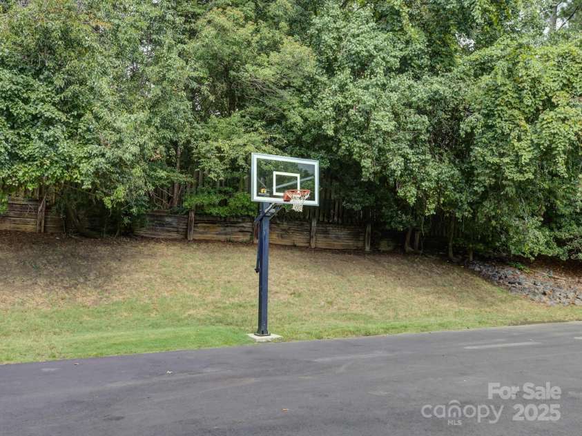2621 Winding Oak Drive, Charlotte, NC 28270.  MLS# CAR4285798, YatesRealty ID 29666. 
