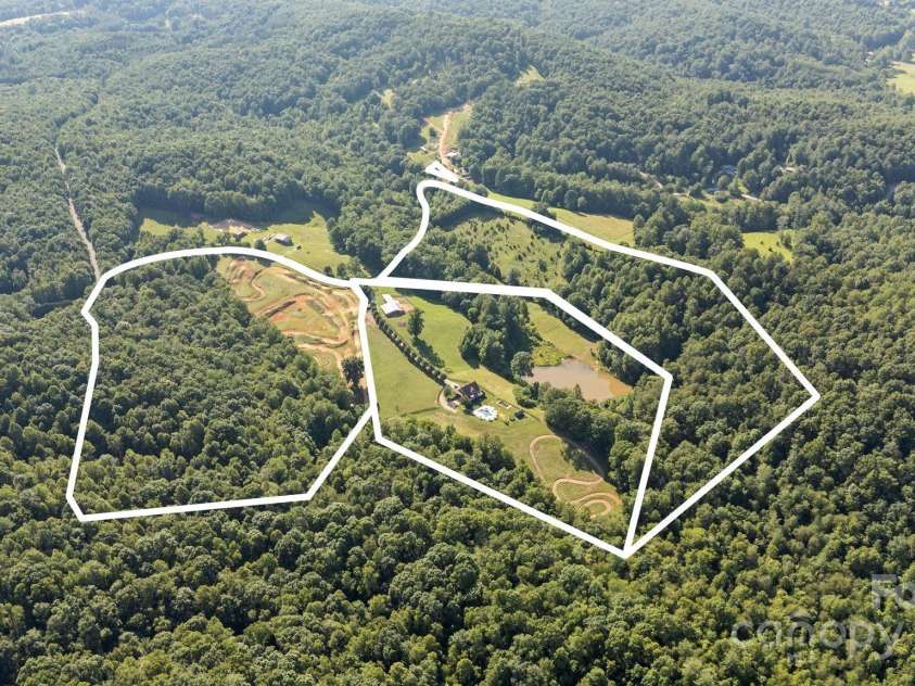 6500 Duck Creek Road, Lenoir, NC 28645.  MLS# CAR4258790, YatesRealty ID 29667. 