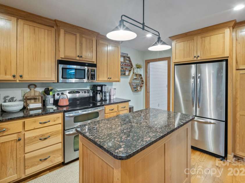 6500 Duck Creek Road, Lenoir, NC 28645.  MLS# CAR4258790, YatesRealty ID 29667. Kitchen