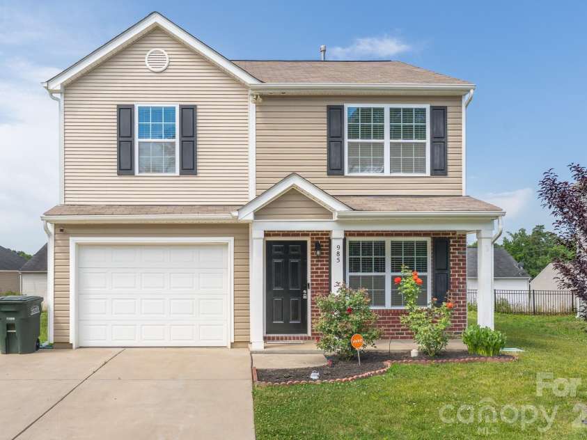 985 Sundance Drive, Gastonia, NC 28054.  MLS# CAR4378323, YatesRealty ID 29667. 
