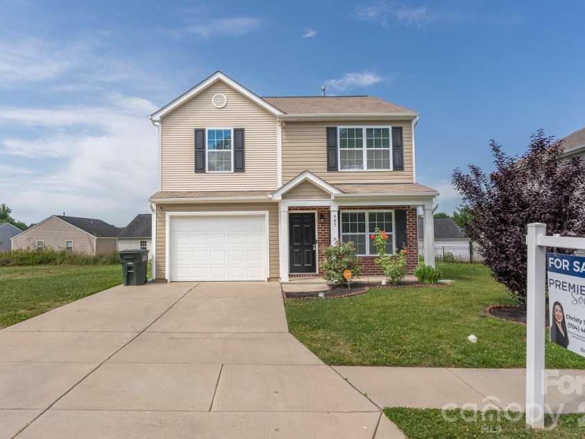 985 Sundance Drive, Gastonia, NC 28054.  MLS# CAR4378323, YatesRealty ID 29667. 