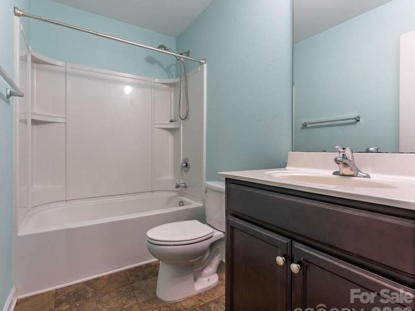 985 Sundance Drive, Gastonia, NC 28054.  MLS# CAR4378323, YatesRealty ID 29667. 