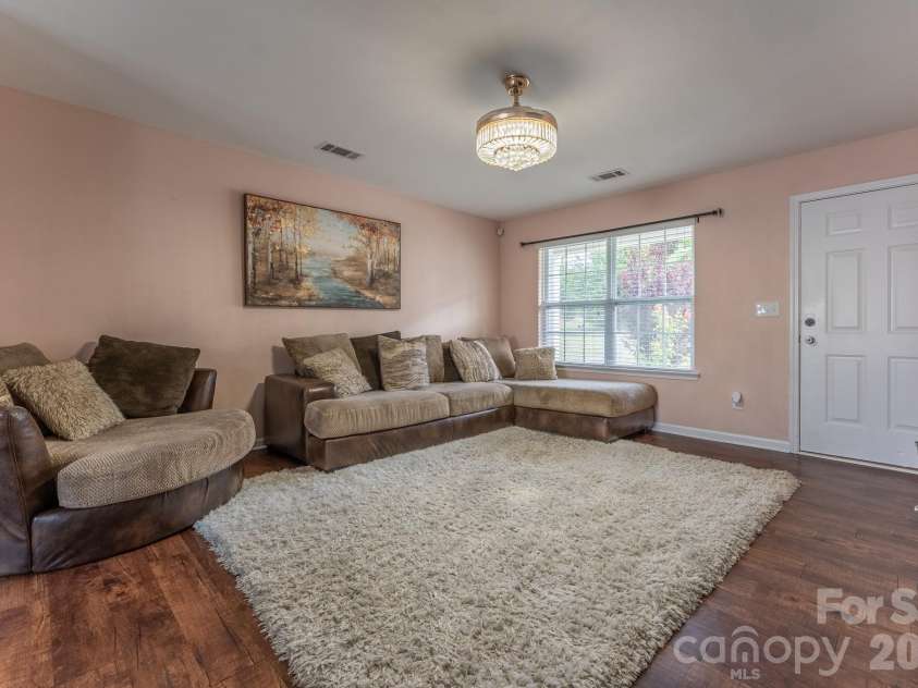 985 Sundance Drive, Gastonia, NC 28054.  MLS# CAR4378323, YatesRealty ID 29667. 