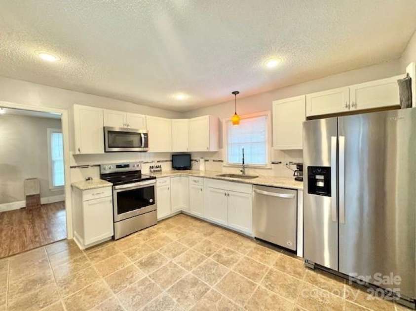 7133 Tall Tree Lane, Charlotte, NC 28214.  MLS# CAR4264939, YatesRealty ID 29668. 