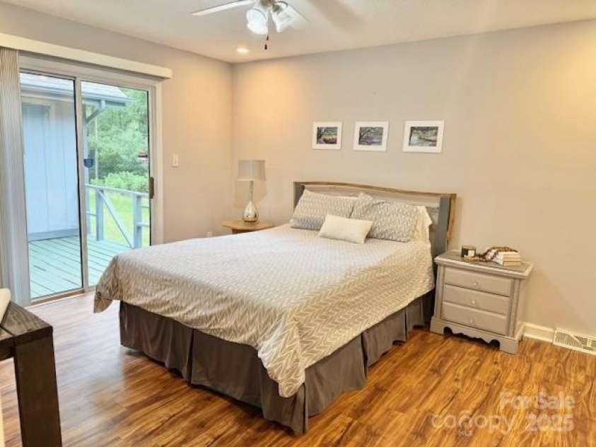 7133 Tall Tree Lane, Charlotte, NC 28214.  MLS# CAR4264939, YatesRealty ID 29668. 
