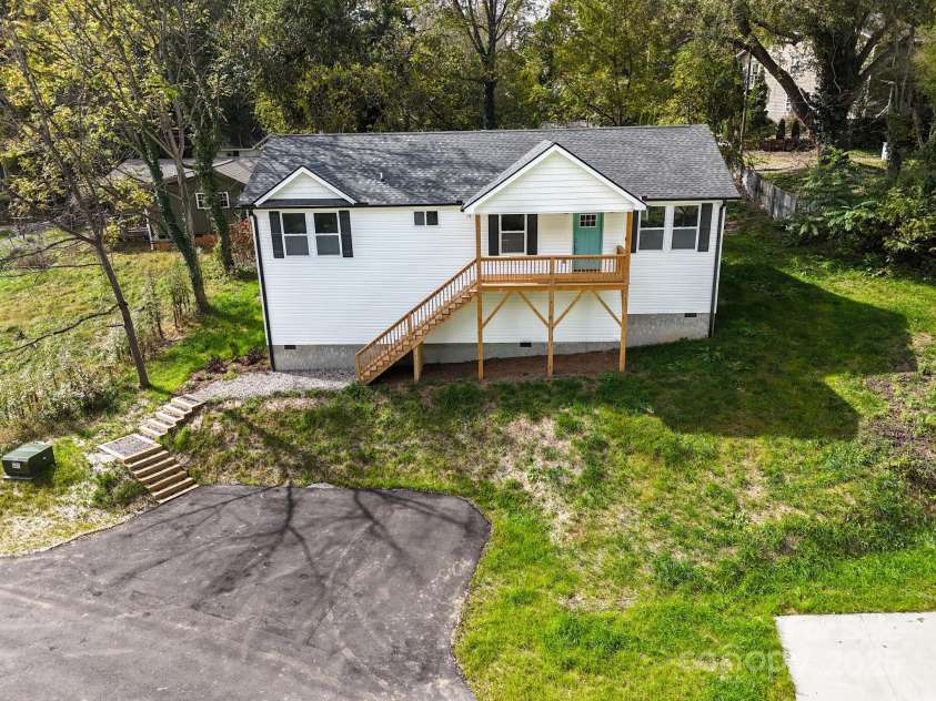 12 Holcombe Road, Candler, NC 28715.  MLS# CAR4245519, YatesRealty ID 2967. 