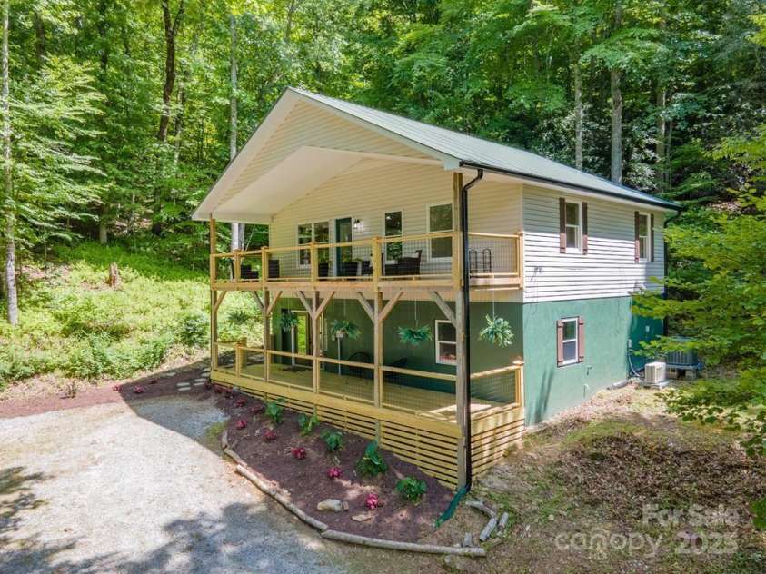 544 Stewart Road, Otto, NC 28763.  MLS# CAR4239282, YatesRealty ID 2967. 