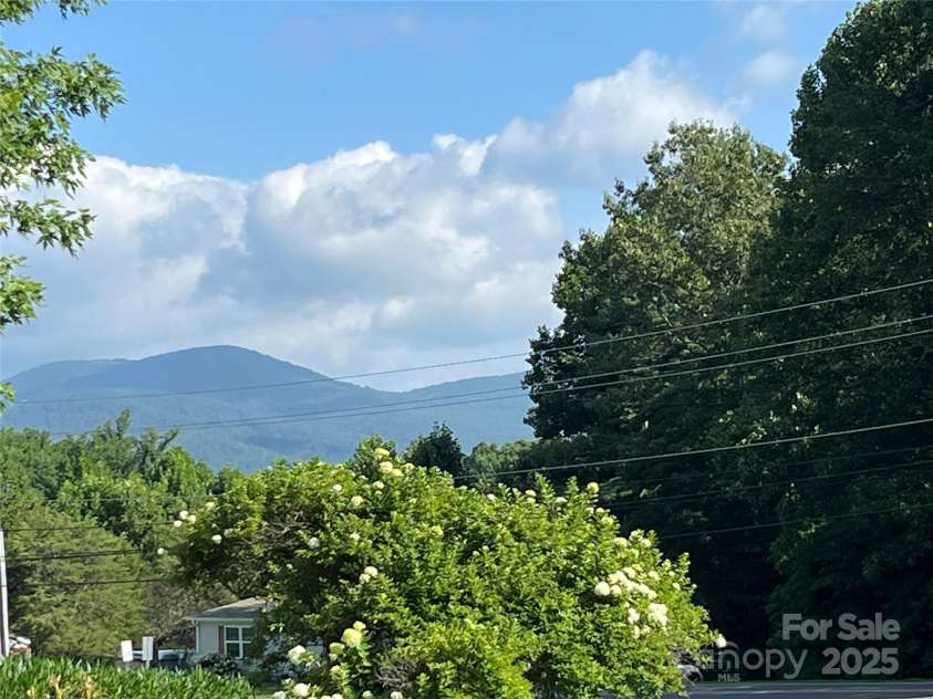 40 Country View Lane, Hendersonville, NC 28792.  MLS# CAR4283391, YatesRealty ID 29672. Year Round Mountain Views + More Winter Views