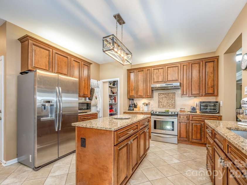 6006 Brook Valley Run, Monroe, NC 28110.  MLS# CAR4286232, YatesRealty ID 29673. 