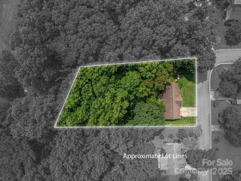 915 Danbrook Circle, Lincolnton, NC 28092.  MLS# CAR4286557, YatesRealty ID 29674. 