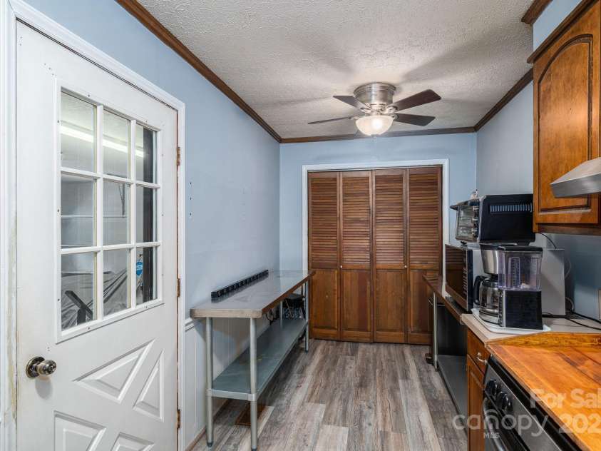 915 Danbrook Circle, Lincolnton, NC 28092.  MLS# CAR4286557, YatesRealty ID 29674. 