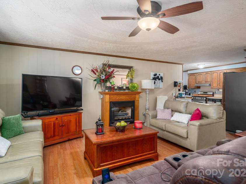 915 Danbrook Circle, Lincolnton, NC 28092.  MLS# CAR4286557, YatesRealty ID 29674. 