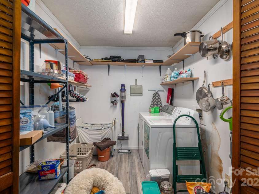 915 Danbrook Circle, Lincolnton, NC 28092.  MLS# CAR4286557, YatesRealty ID 29674. 