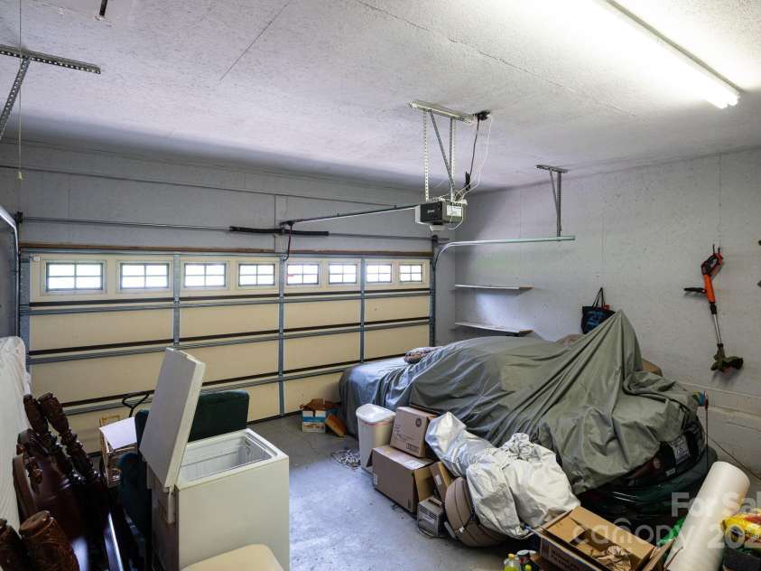 915 Danbrook Circle, Lincolnton, NC 28092.  MLS# CAR4286557, YatesRealty ID 29674. 