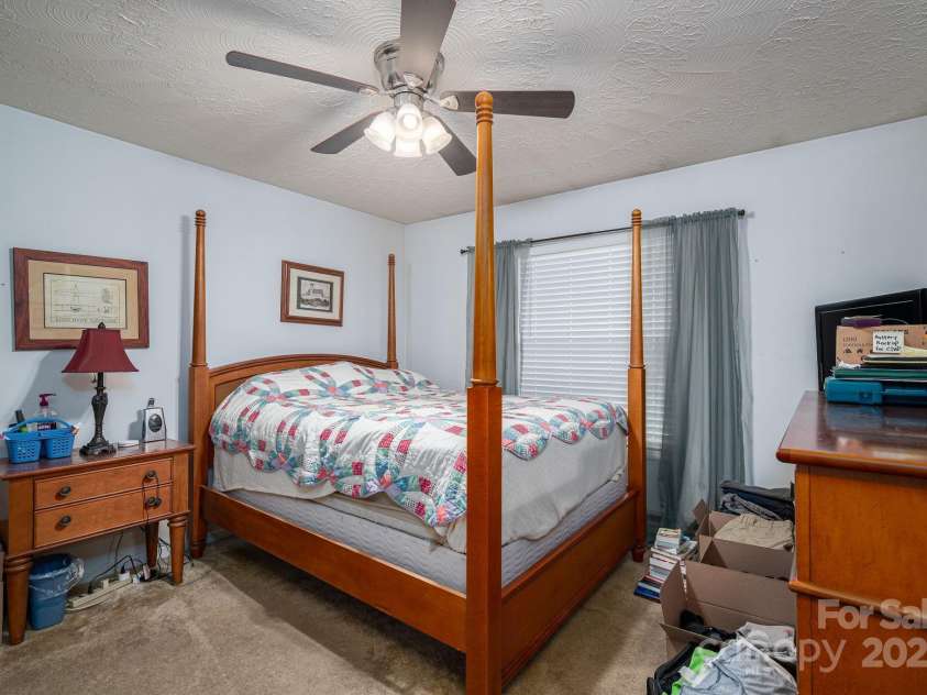 915 Danbrook Circle, Lincolnton, NC 28092.  MLS# CAR4286557, YatesRealty ID 29674. 