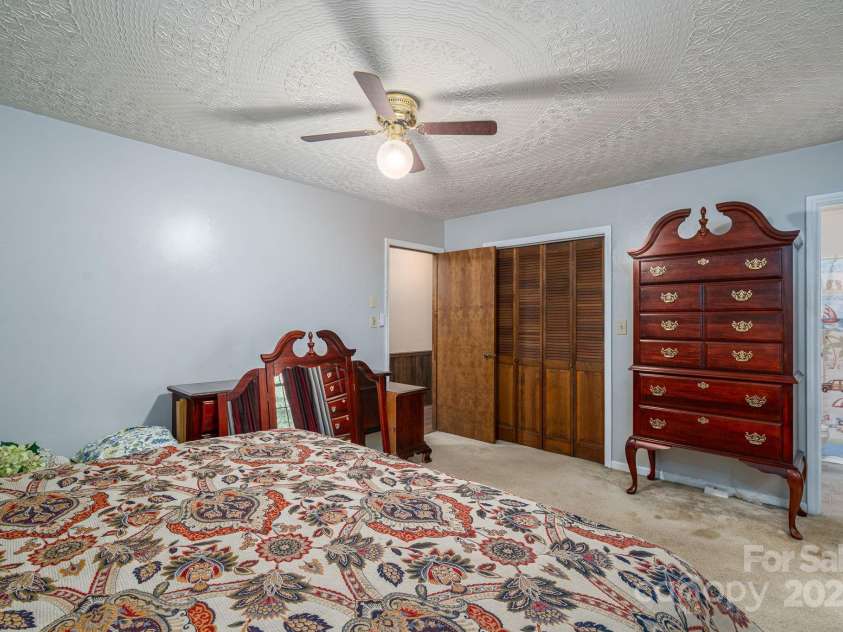 915 Danbrook Circle, Lincolnton, NC 28092.  MLS# CAR4286557, YatesRealty ID 29674. 