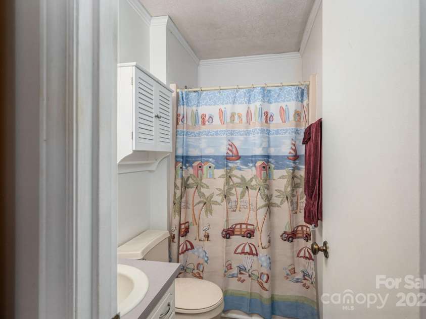 915 Danbrook Circle, Lincolnton, NC 28092.  MLS# CAR4286557, YatesRealty ID 29674. 