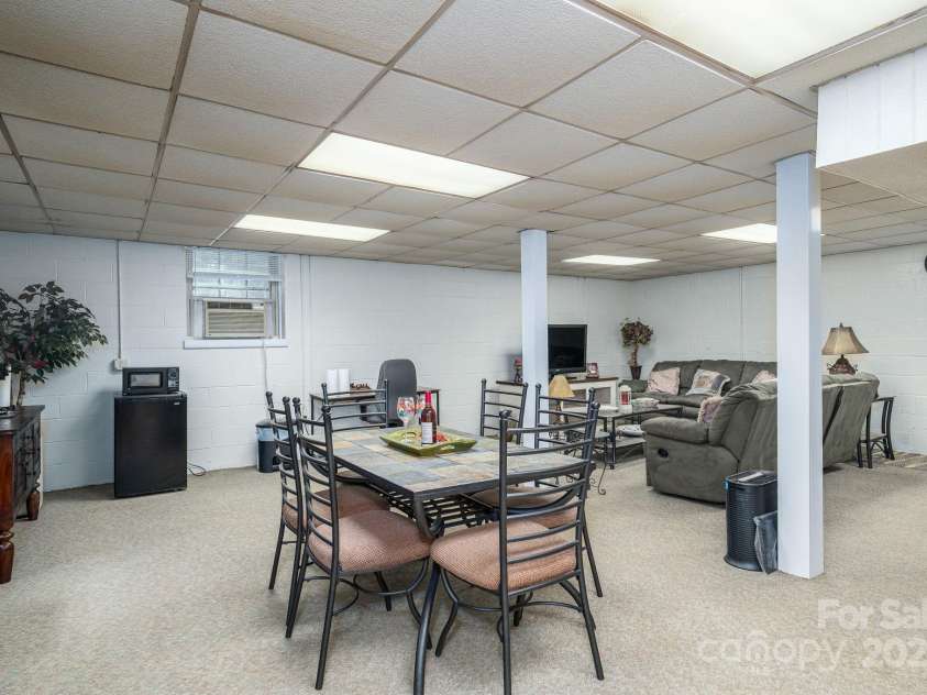 915 Danbrook Circle, Lincolnton, NC 28092.  MLS# CAR4286557, YatesRealty ID 29674. 